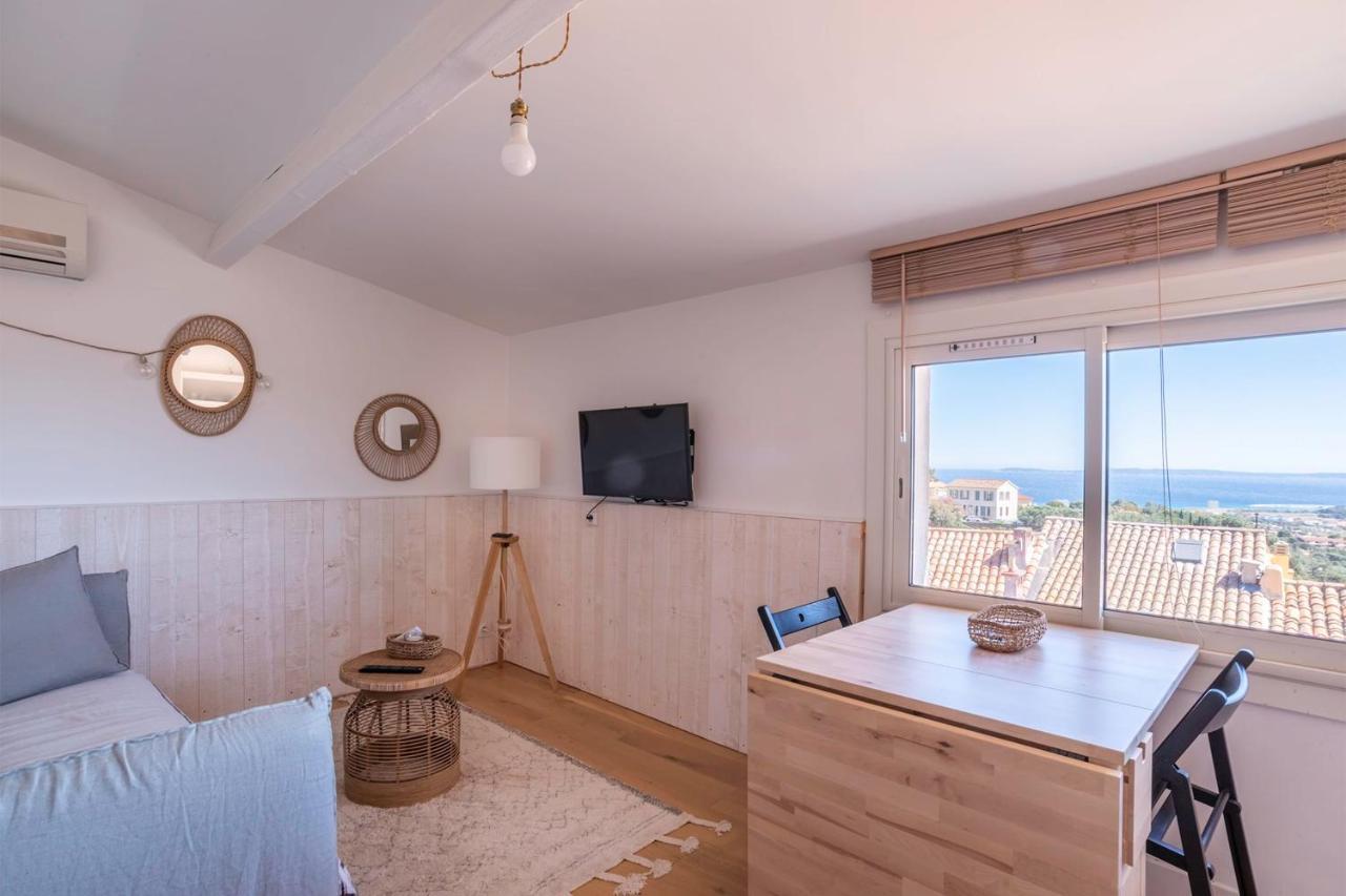 Bright 29M With Nice View In Bormes-Les-Mimosas Apartment Bagian luar foto