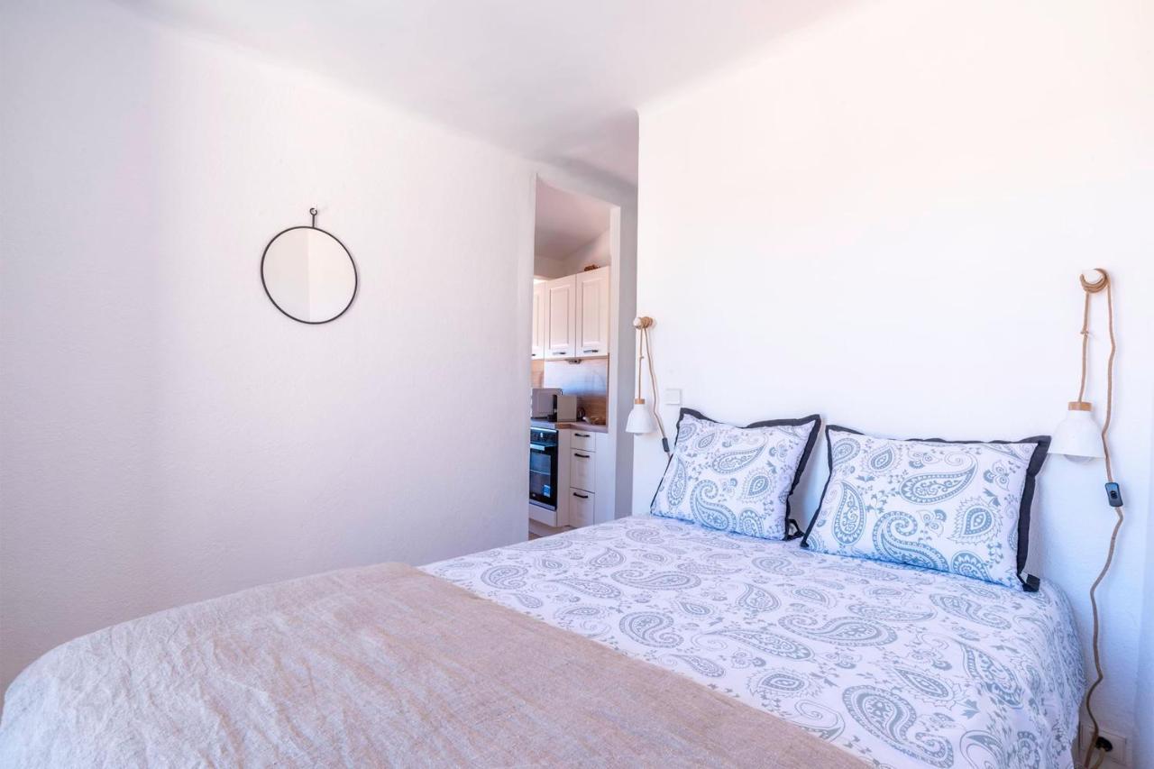 Bright 29M With Nice View In Bormes-Les-Mimosas Apartment Bagian luar foto